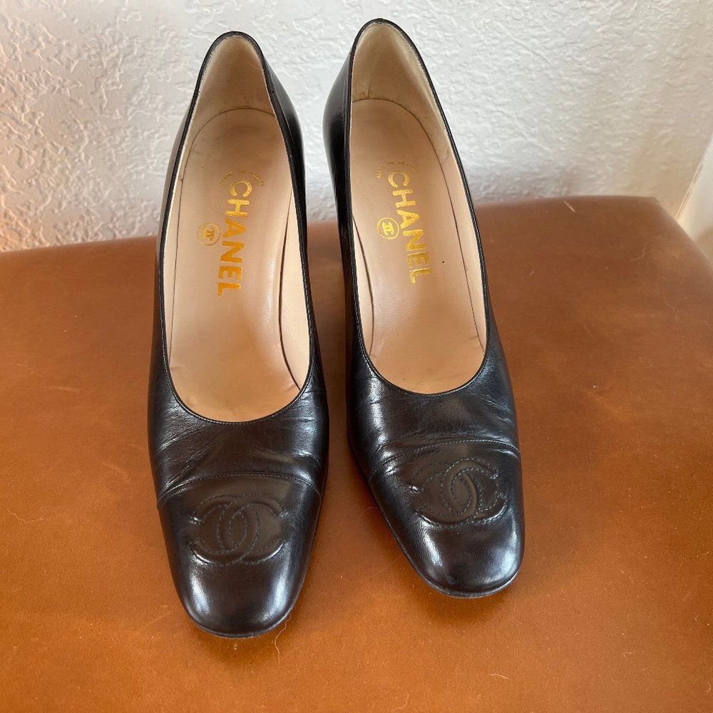 Chanel Vintage Black Leather Pumps